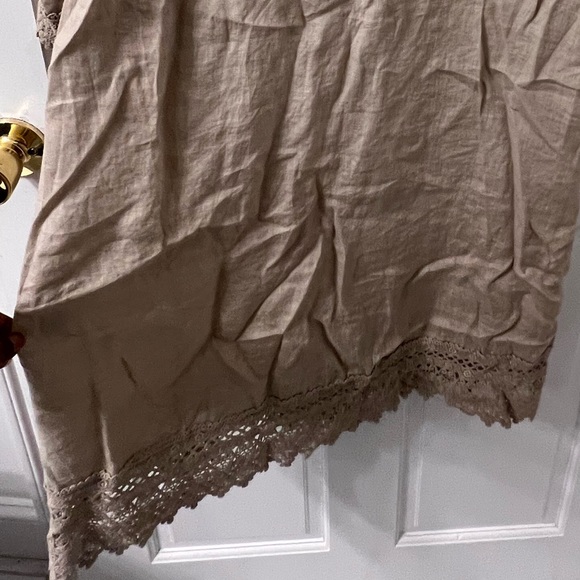 Woman’s dress - Picture 4 of 7